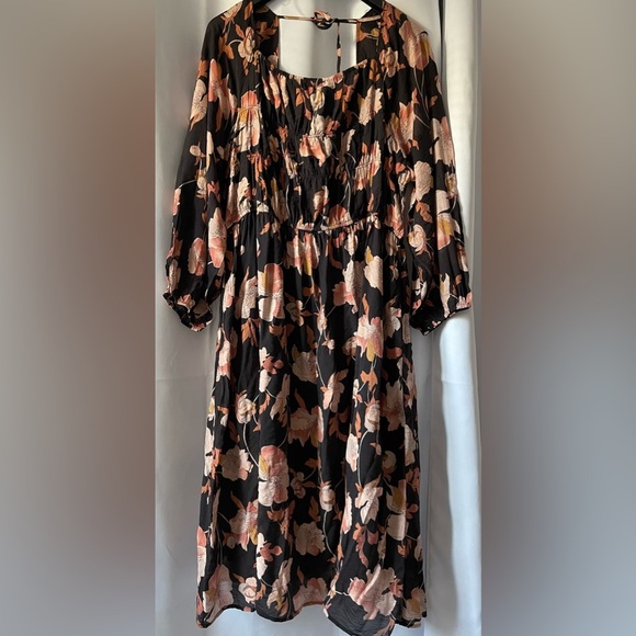 Romantic Floral Square Neck BOHO Modest Peasant Prairie  Smocked MIDI 
Dress - Picture 3 of 16